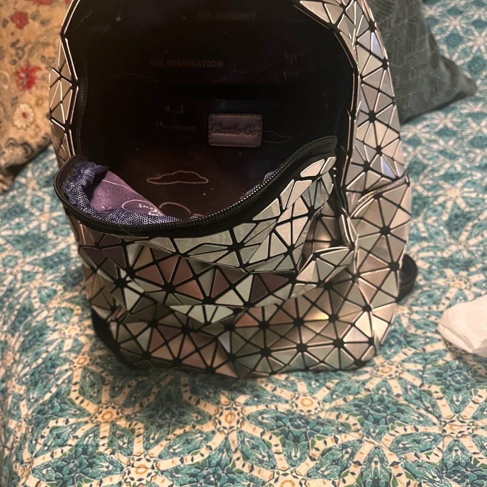 Geometric Design  Silver Backpack - Picture 7 of 10